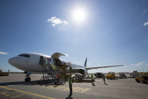 The plane - 907_1982