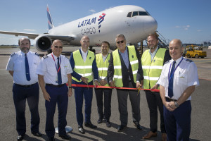 The plane - 907_1818